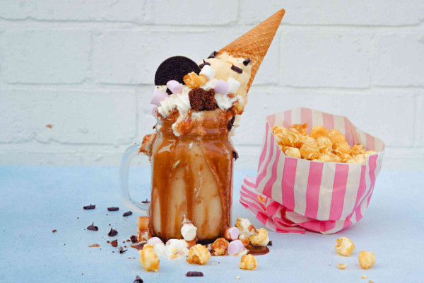 shake z piankami i popcorn z karmelem - jak ograniczyć słodycze 